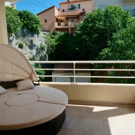 With Terrace And Private Parking Apartmán